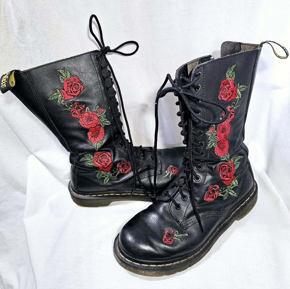 Vintage Dr. Martens tall 1914 Vonda like new US9 UK7
